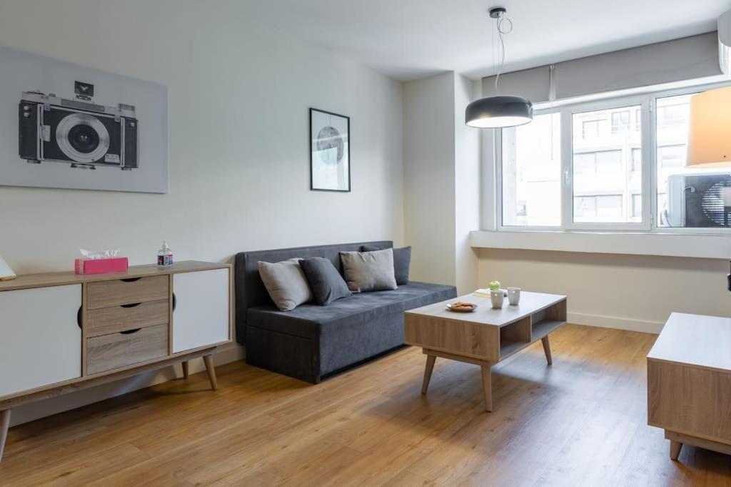 Large Comfy, Modern Studio 5 Min To Acropolis أثينا المظهر الخارجي الصورة